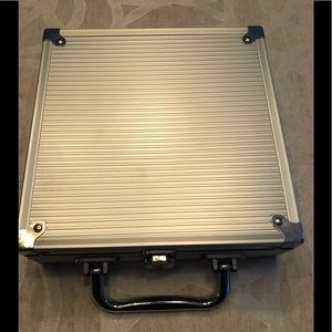 Travel size Poker chip set carrying case